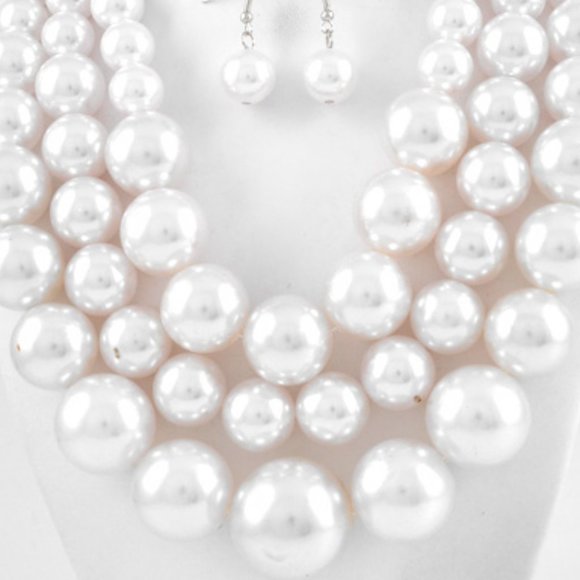 WHITE SYNTHETIC PEARL MULTI ROW NECKLACE SET - Picture 3 of 3